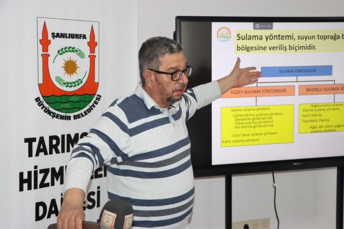 ÇİFTÇİLERE SULAMA YÖNTEMLERİ EĞİTİMİ VERDİ