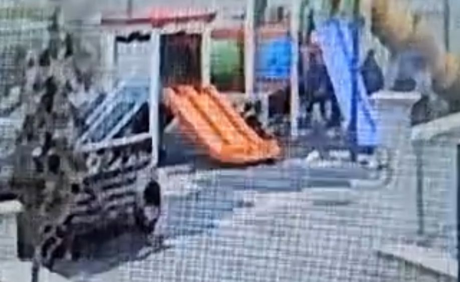 Urfa’da Çocuk Oyun Alanlarında Yakılan Ateş Tepkiye Neden Oldu!