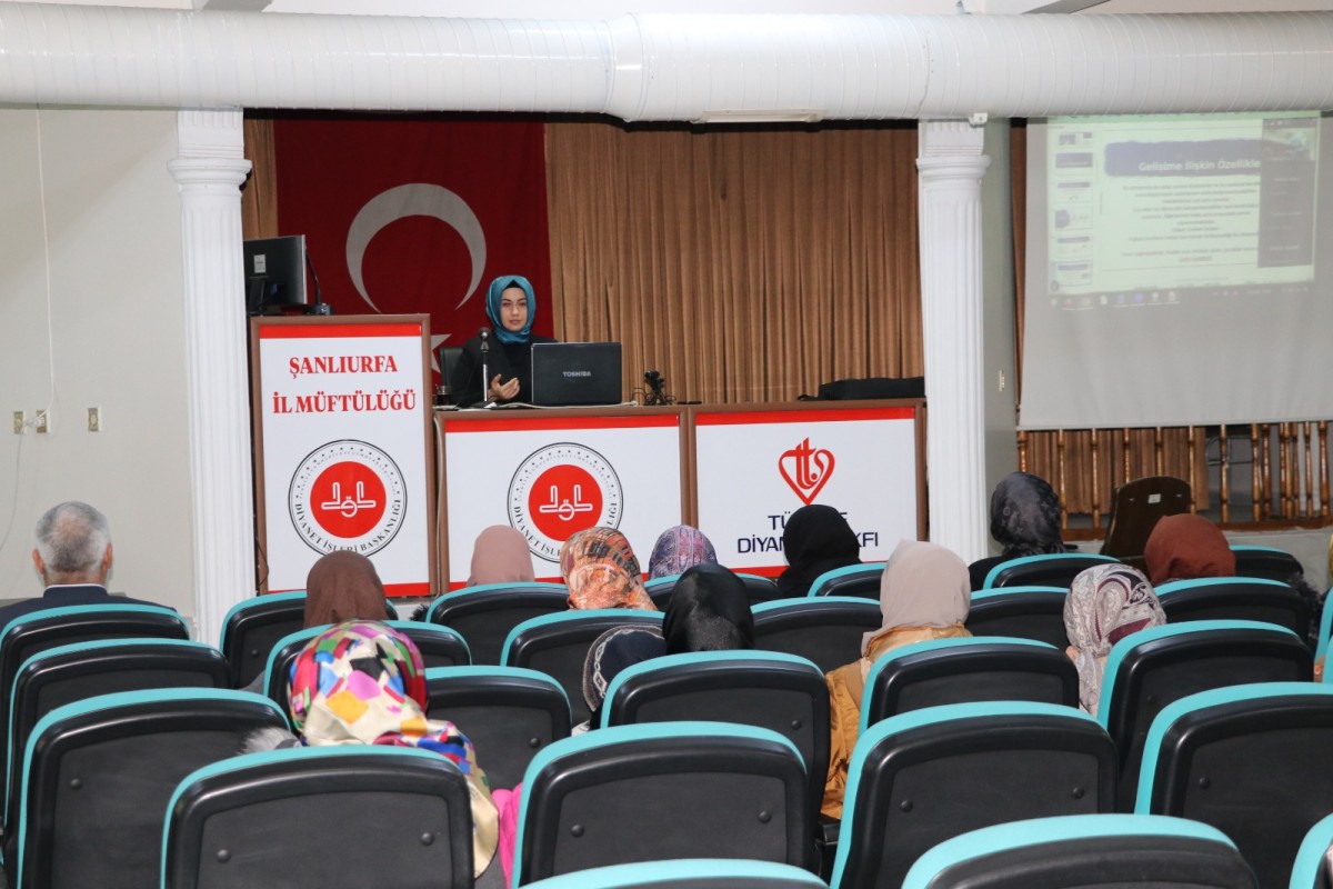 GEÇİCİ ÖĞRETİCİLERE YÖNELİK SEMİNER DÜZENLENDİ