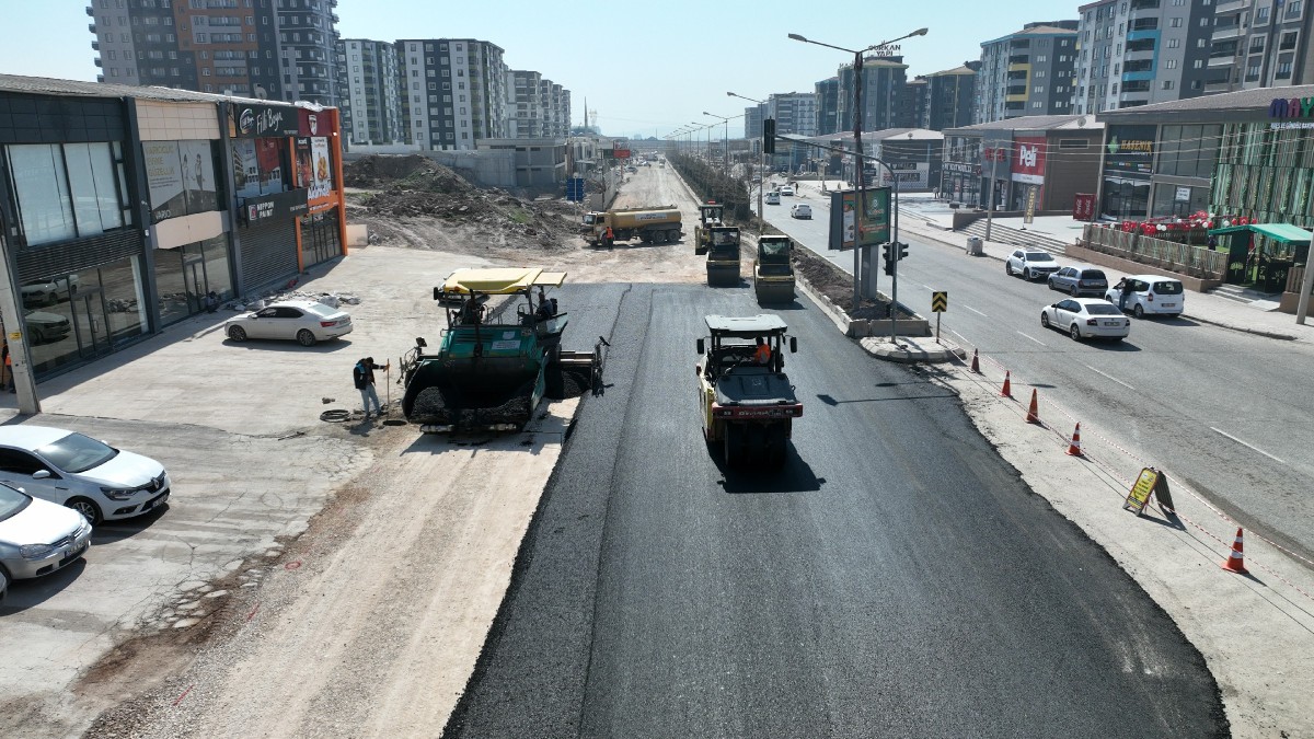 MAŞUK TOKİ YOLU'NDA 2. ETAP ASFALT SERİMİ BAŞLADI