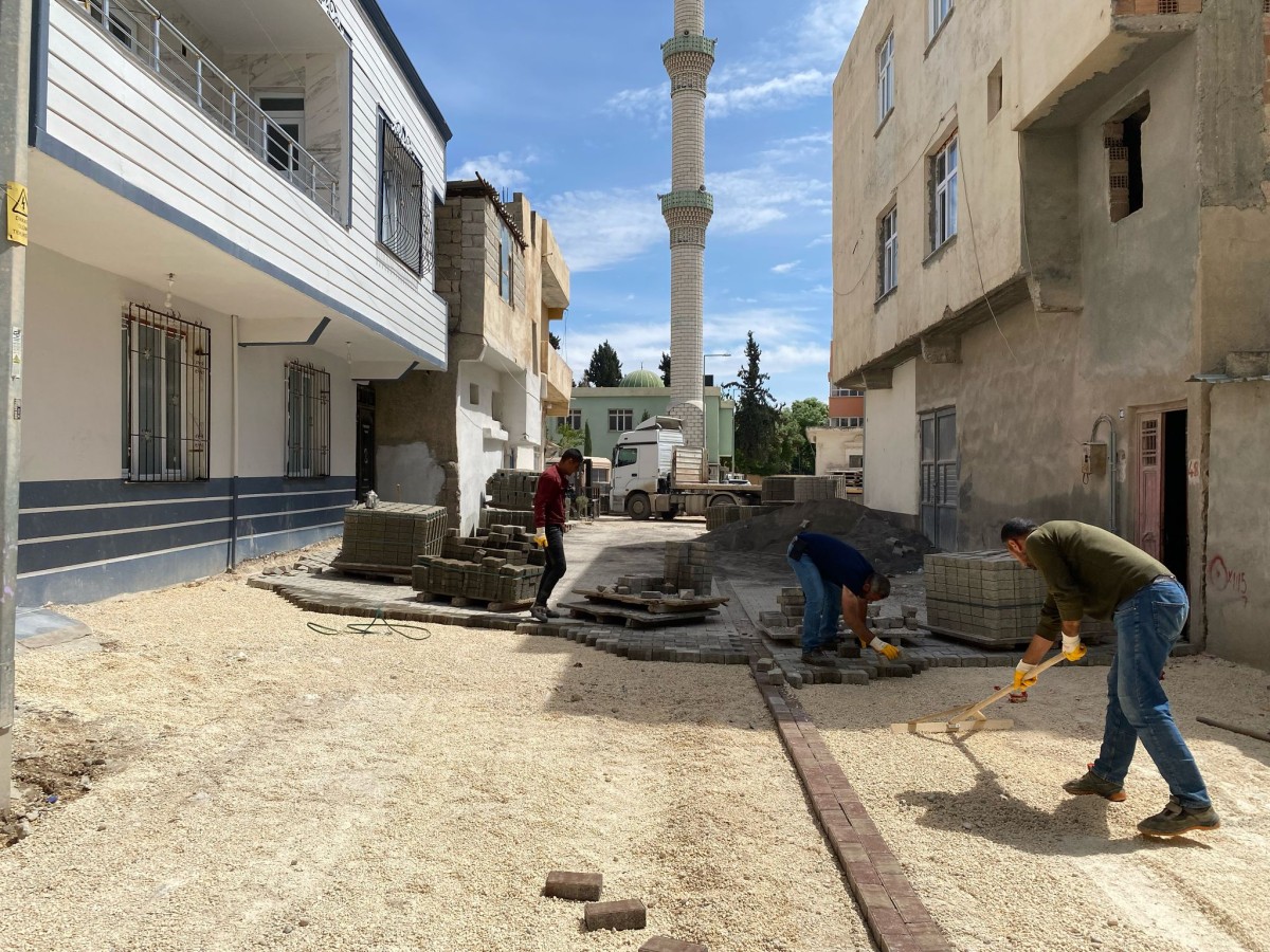 Suruç Belediyesi’nden Sarayaltı Mahallesi'nde Yoğun Parke Atağı