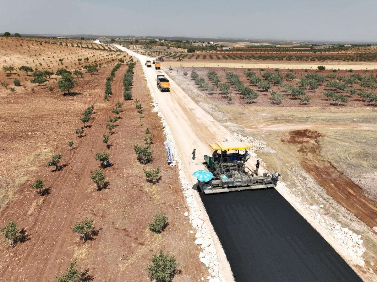 ŞANLIURFA KIRSALINDA YOL AĞLARI ŞİMDİ DAHA GÜVENLİ VE DAHA KONFORLU