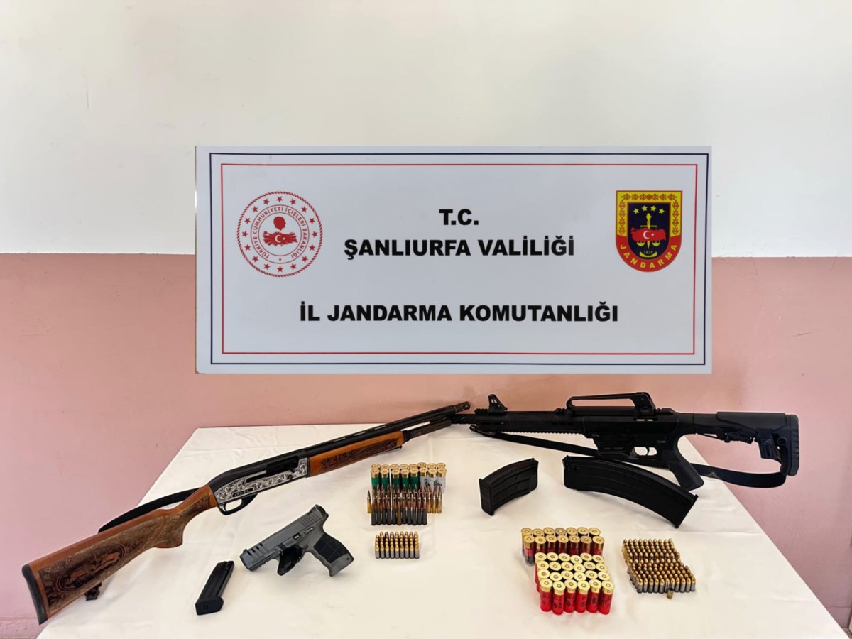 Şanlıurfa’da Ruhsatsız Silah Operasyonu: Çok Sayıda Silah ve Fişek Ele Geçirildi