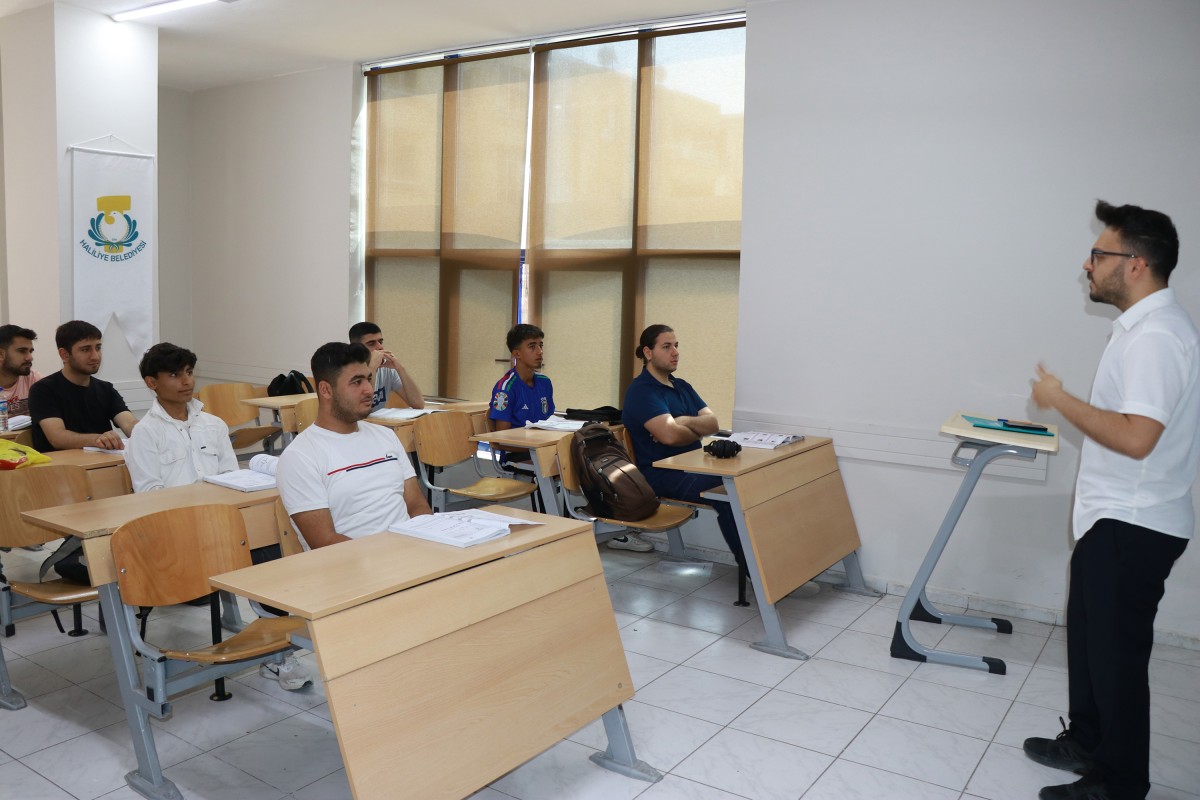 116 ÖĞRENCİ HAYALLERİNE HALİLİYE BELEDİYESİ İLE KAVUŞTU