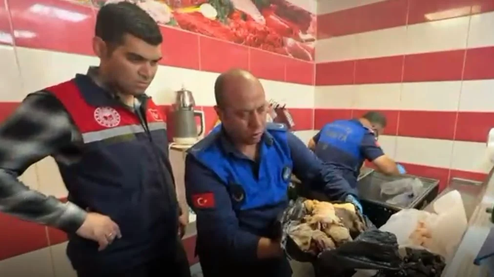 HALİLİYE’DE GIDA DENETİMLERİNDE TAVİZ YOK: İŞLETMELER MÜHÜRLENDİ