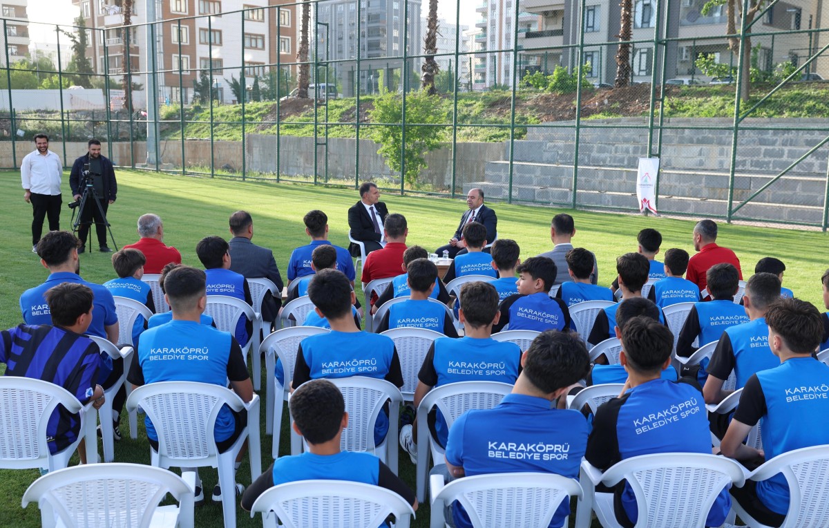 BAŞKAN NİHAT ÇİFTÇİ, SPORCULARIN SORULARINI YANITLADI