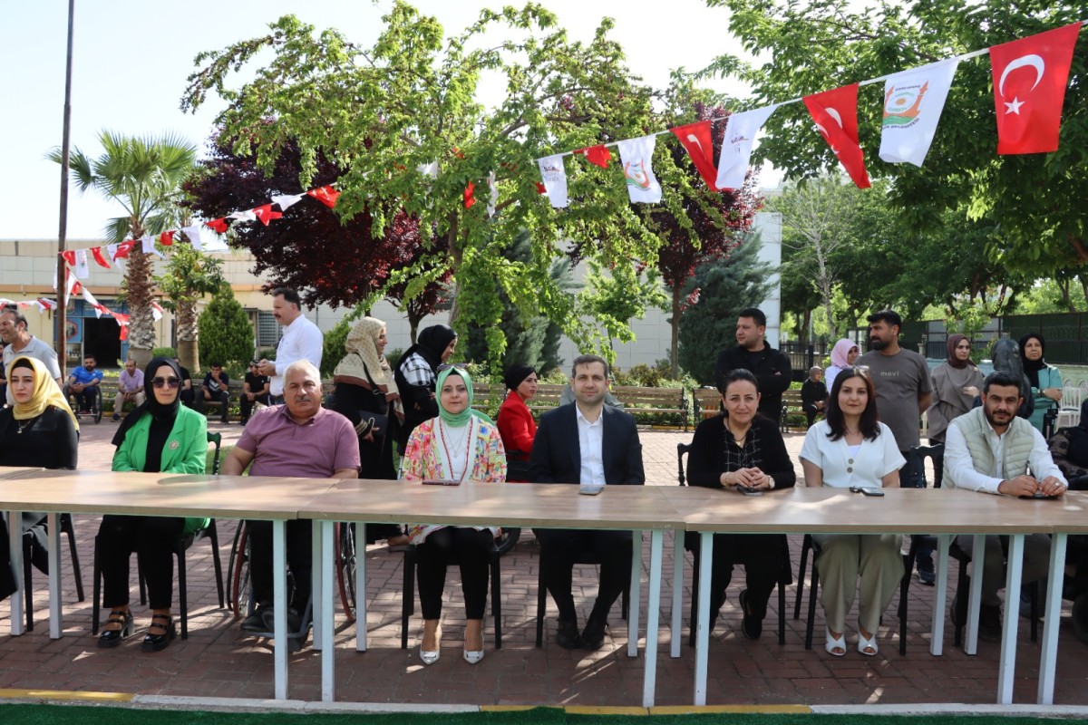 ENGELSİZ HAYATLAR SIRA GECESİYLE MORAL BULDU