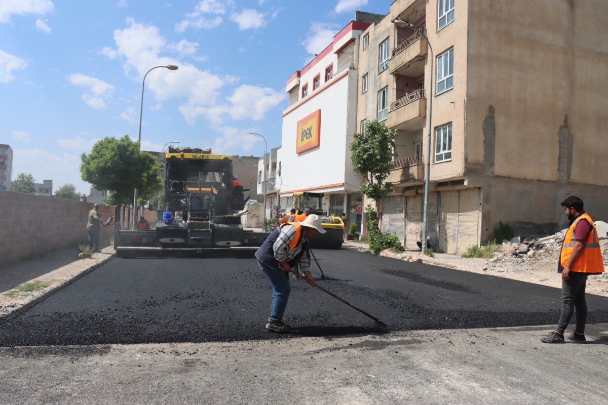 ŞANLIURFA BÜYÜKŞEHİR’DEN VİRANŞEHİR’E MODERN YOL HİZMETİ