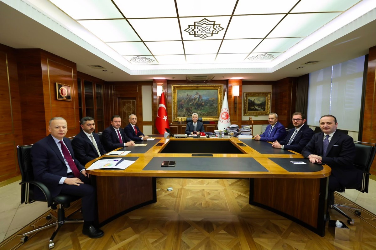 ŞANLIURFA HEYETİNDEN TİCARET BAKANI ÖMER BOLAT’A ZİYARET