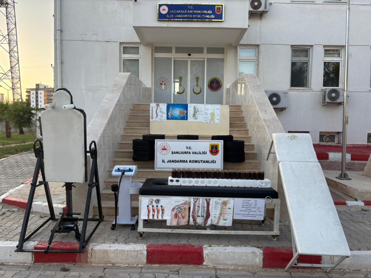 Akçakale’de Ruhsatsız Tedavi Operasyonu: Çok Sayıda Tıbbi Malzeme Ele Geçirildi