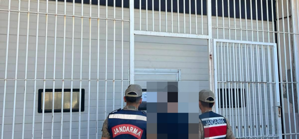 Şanlıurfa'da Hakkında 4 Yıl 2 Ay Kesinleşmiş Hapis Cezası Bulunan Firari Yakalandı