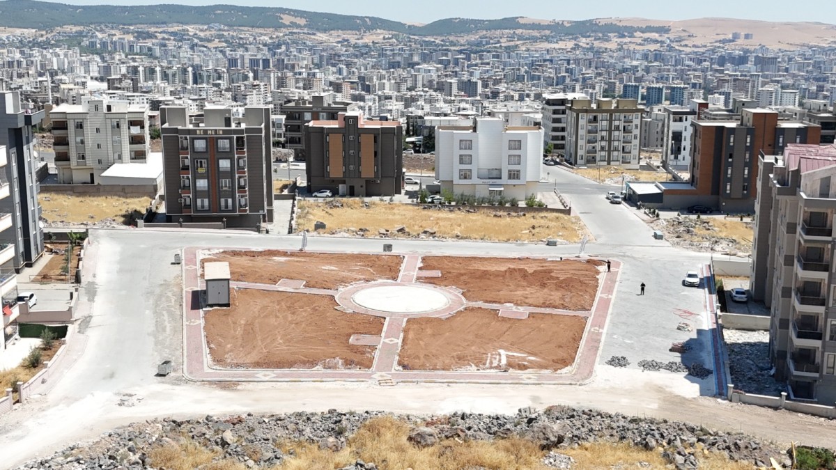 BATIKENT MAHALLESİ YENİ PARKLARINA KAVUŞUYOR