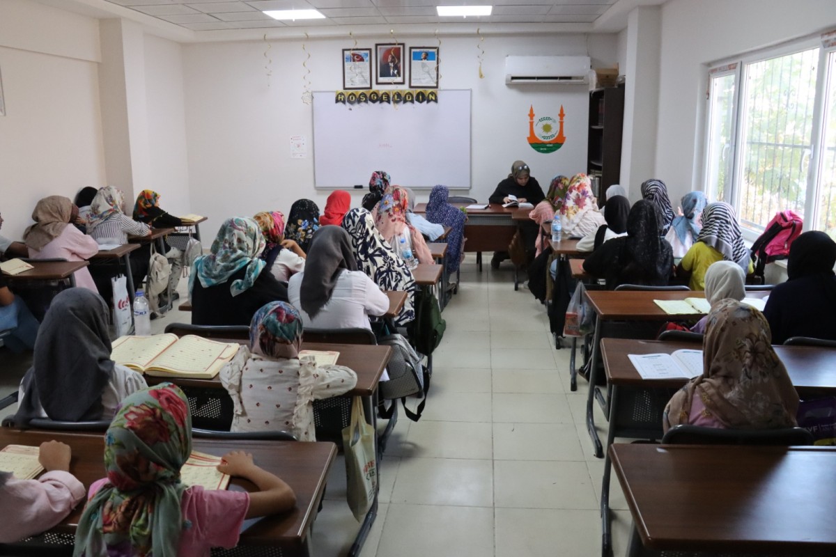 ŞANLIURFA’DA ÇOCUKLAR YAZ TATİLİNİ KUR’AN-I KERİM ÖĞRENEREK DEĞERLENDİRİYOR