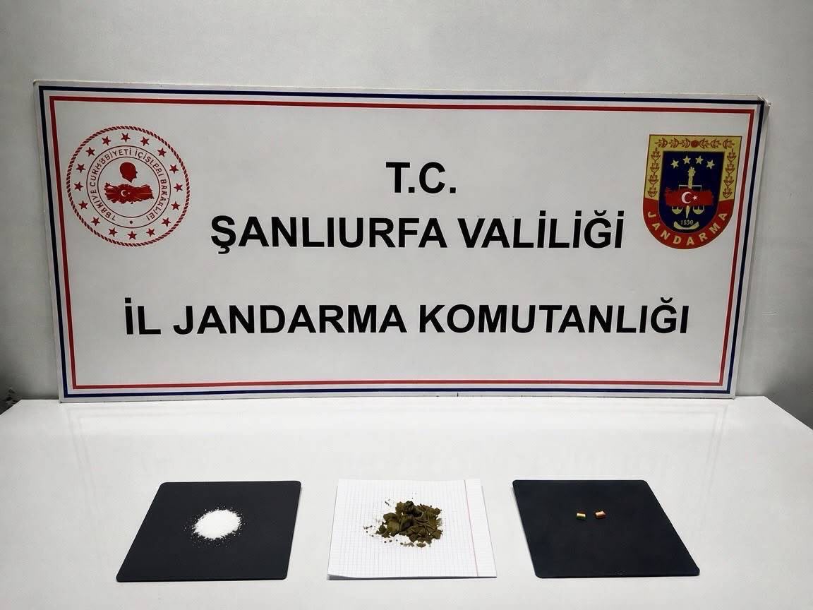 Şanlıurfa’da Jandarma Operasyonu: Esrar, Metamfetamin ve Sentetik Hap Ele Geçirildi