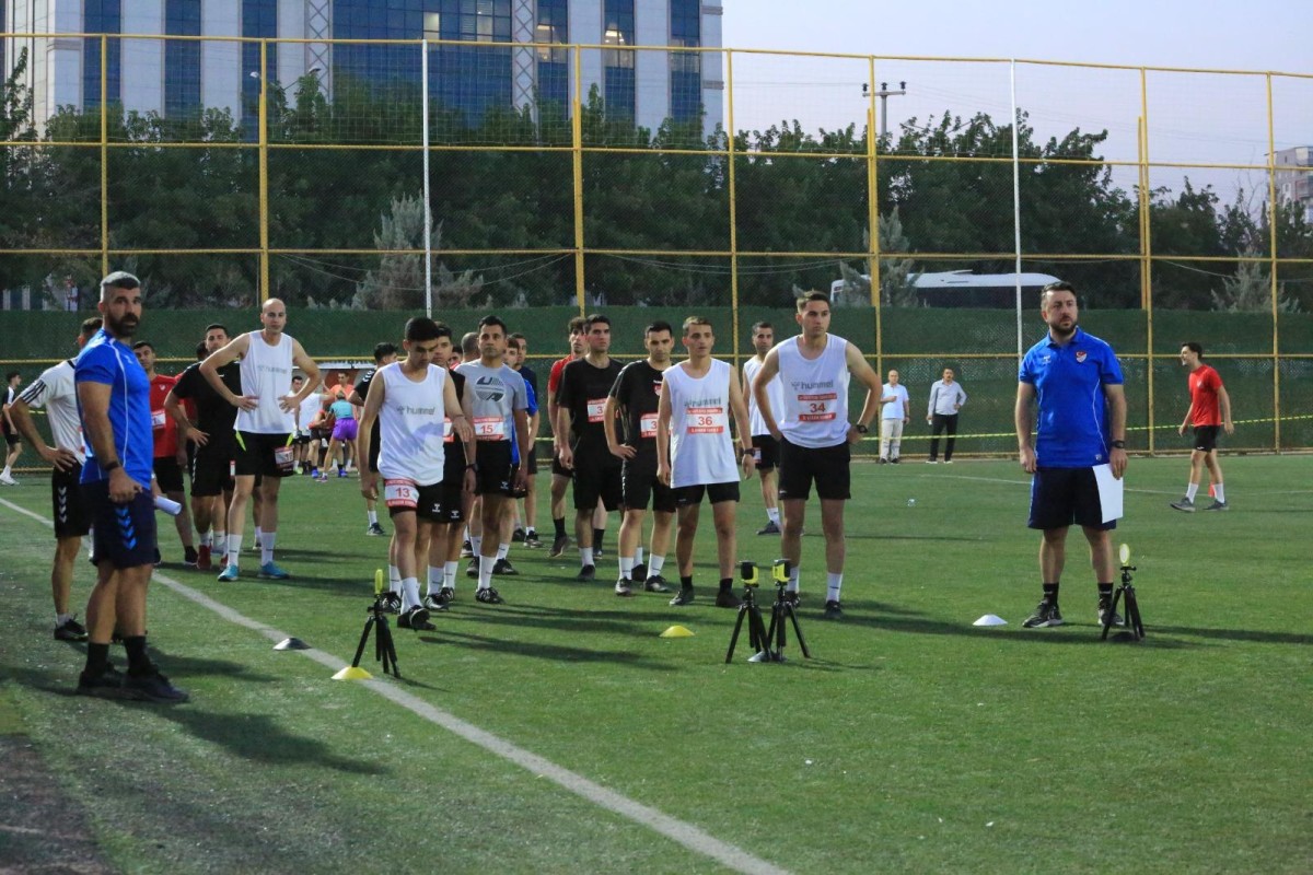 ŞANLIURFA’DA HAKEMLER YENİ SEZON ÖNCESİ PERFORMANS TESTİNDEN GEÇTİ