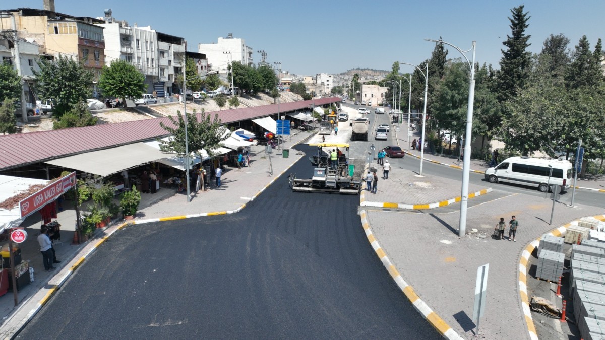 HALEPLİBAHÇE CADDESİ YENİLENİYOR