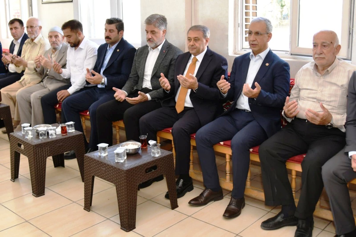 Milletvekili A.Emin Önen ve Aile yakınları Şanlıurfa’da taziyeleri kabul etti
