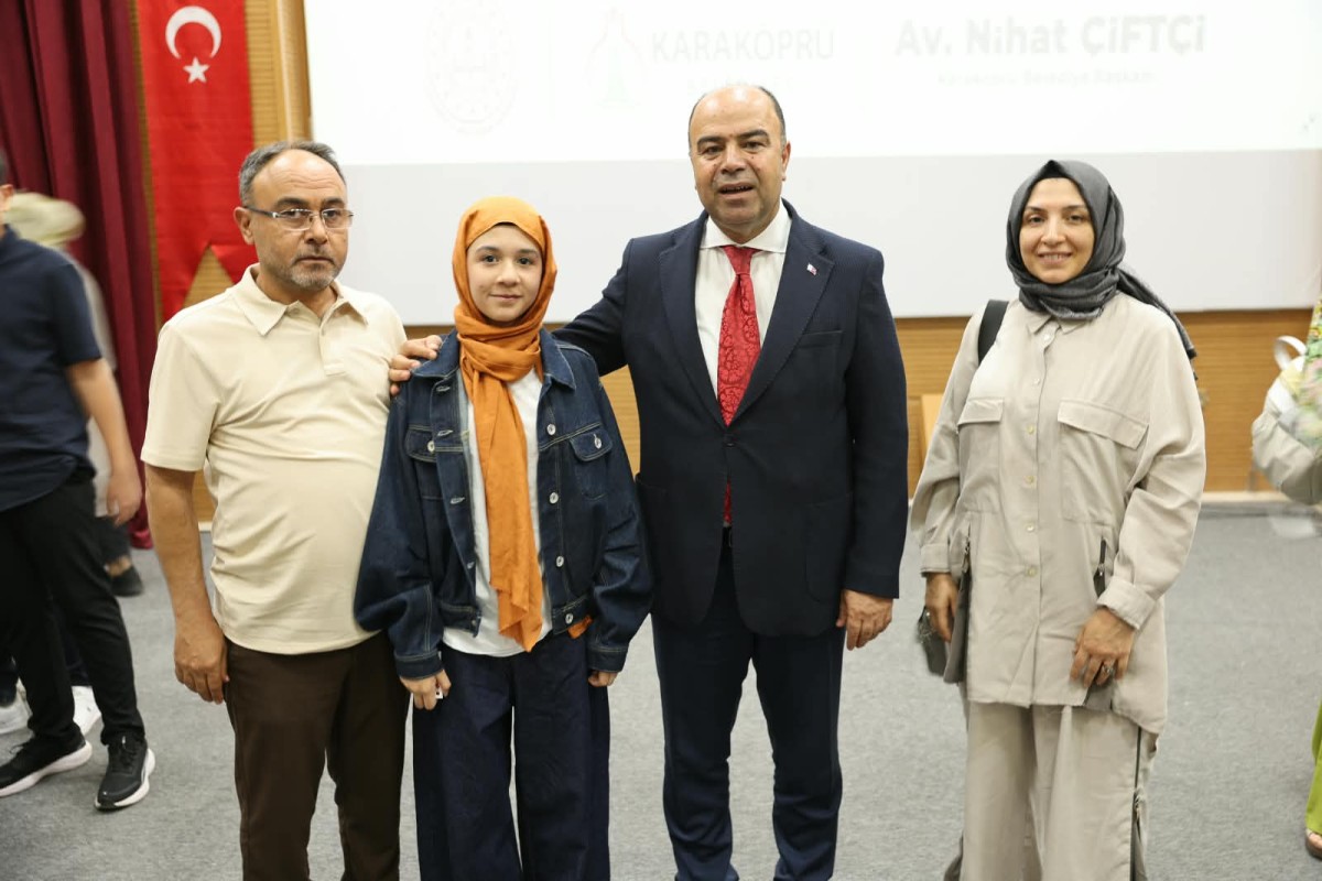 KARAKÖPRÜ BELEDİYESİNDEN BAŞARILI ÖĞRENCİLERE DESTEK